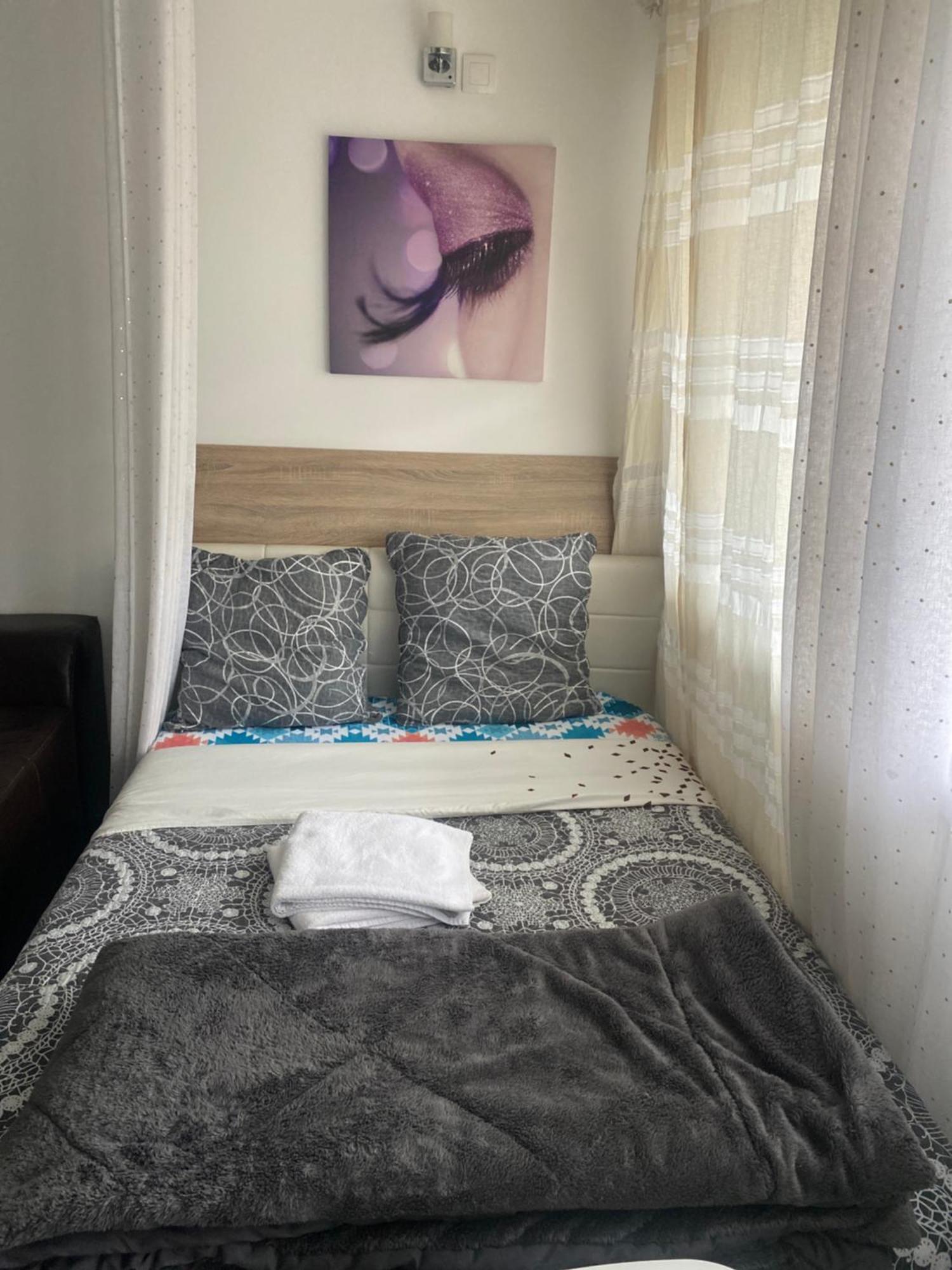 Homestay Zola *